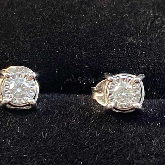 Diamond studs in 14k white gold - Picture 10 of 11